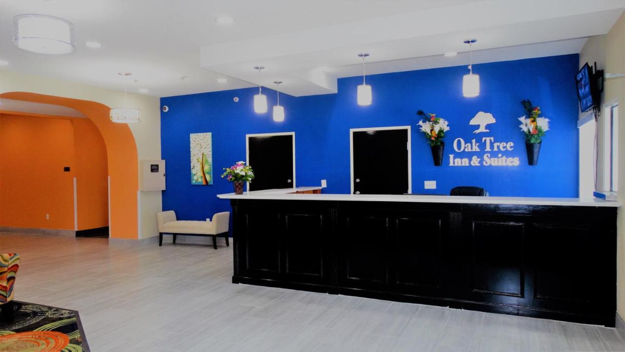 Efficient Hotel Front Desk